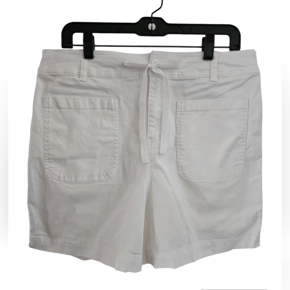 NWT Style & Co White Mid Rise Shorts Sz 10 or 16